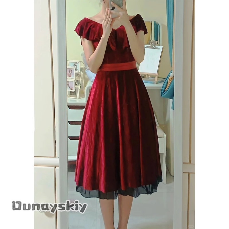 Evening Gown - CR7.27* فستان سهرة مخملي أحمر بكتف