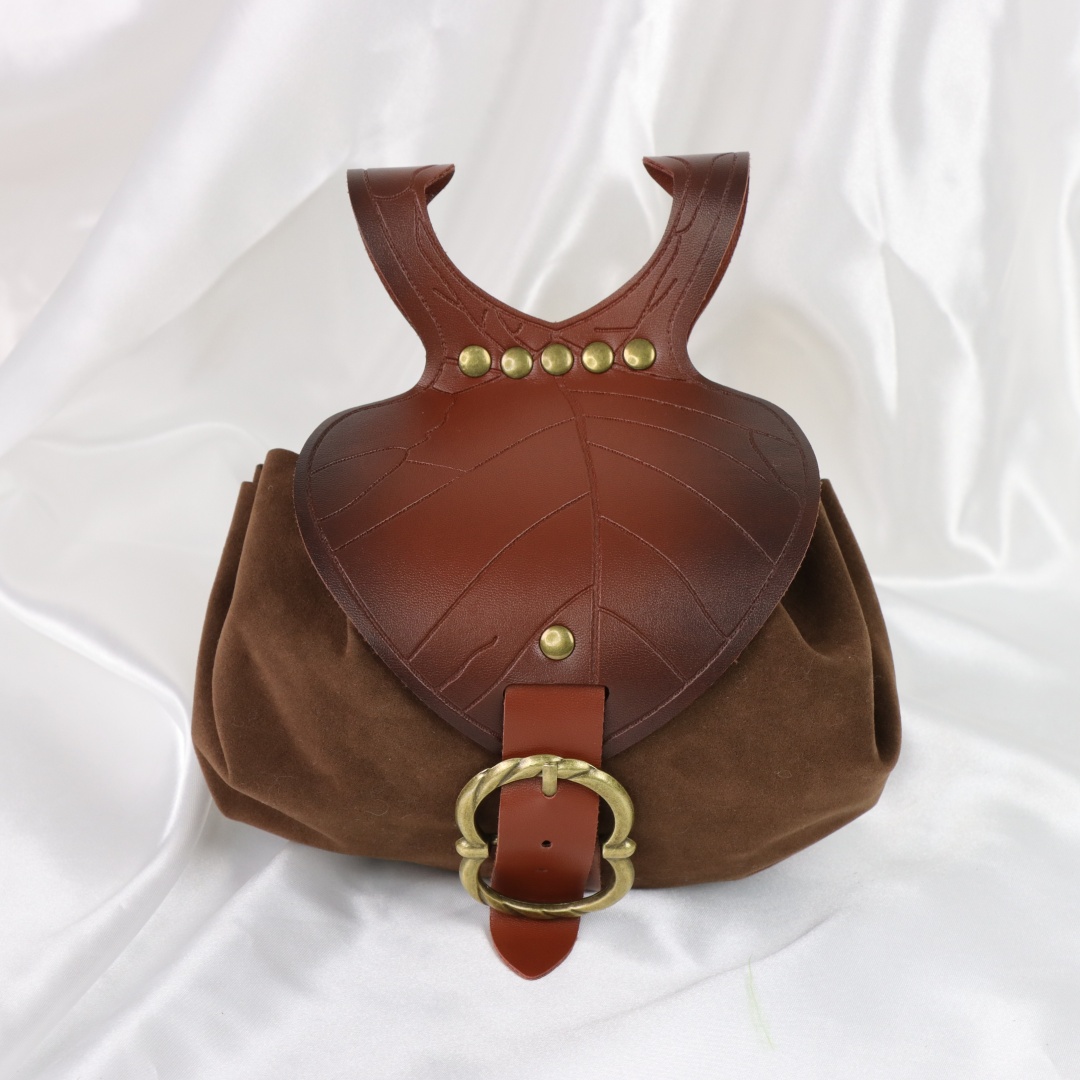 حقيبة خصر على شكل ورقة شجر من  - مراجعة Womens Suit وسعره