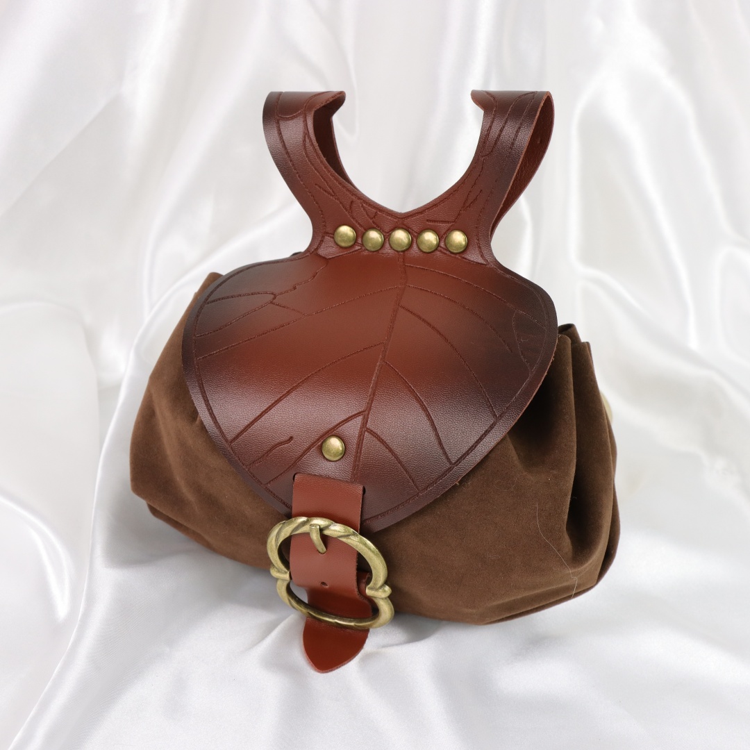 حقيبة خصر على شكل ورقة شجر من  - مراجعة Womens Suit وسعره